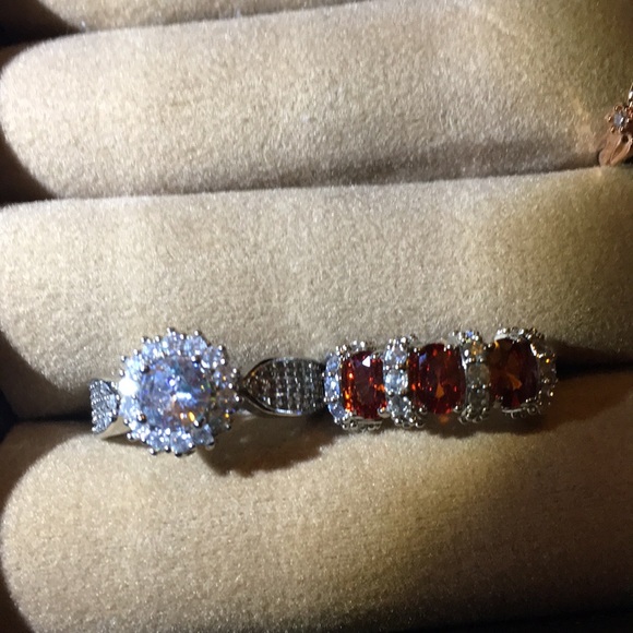 Colored crystal rings bundle of 3 - Picture 3 of 7